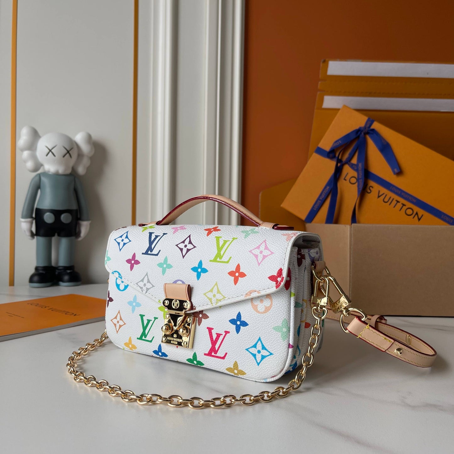 Bolso East West Estilo Mensajero | Diseño Compacto y Elegante en Panamá