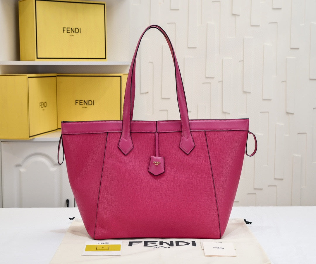 Bolso Fendi Origami Grande | Versatilidad y Diseño Creativo en Panamá
