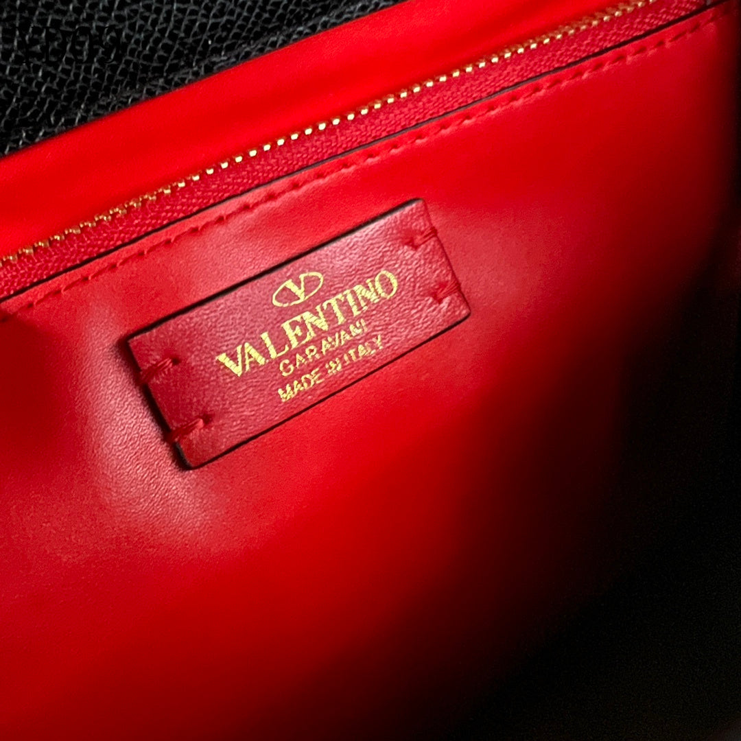 Bolso Valentino Garavani VSLING – Cuero de Becerro Graneado