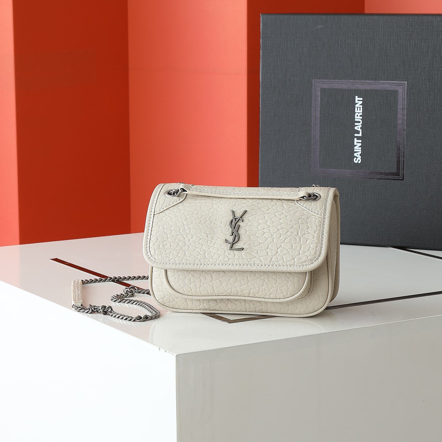 YSL | Bolso Niki Estilo Mini | Lujo Vintage y Versatilidad en Panamá