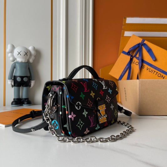 Bolso East West Estilo Mensajero | Diseño Compacto y Elegante en Panamá