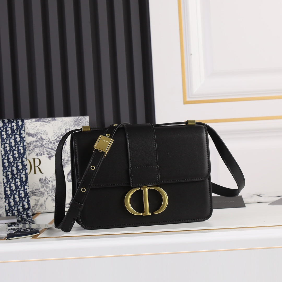 Bolso Dior 30 Montaigne | Elegancia Clásica y Versatilidad en Panamá