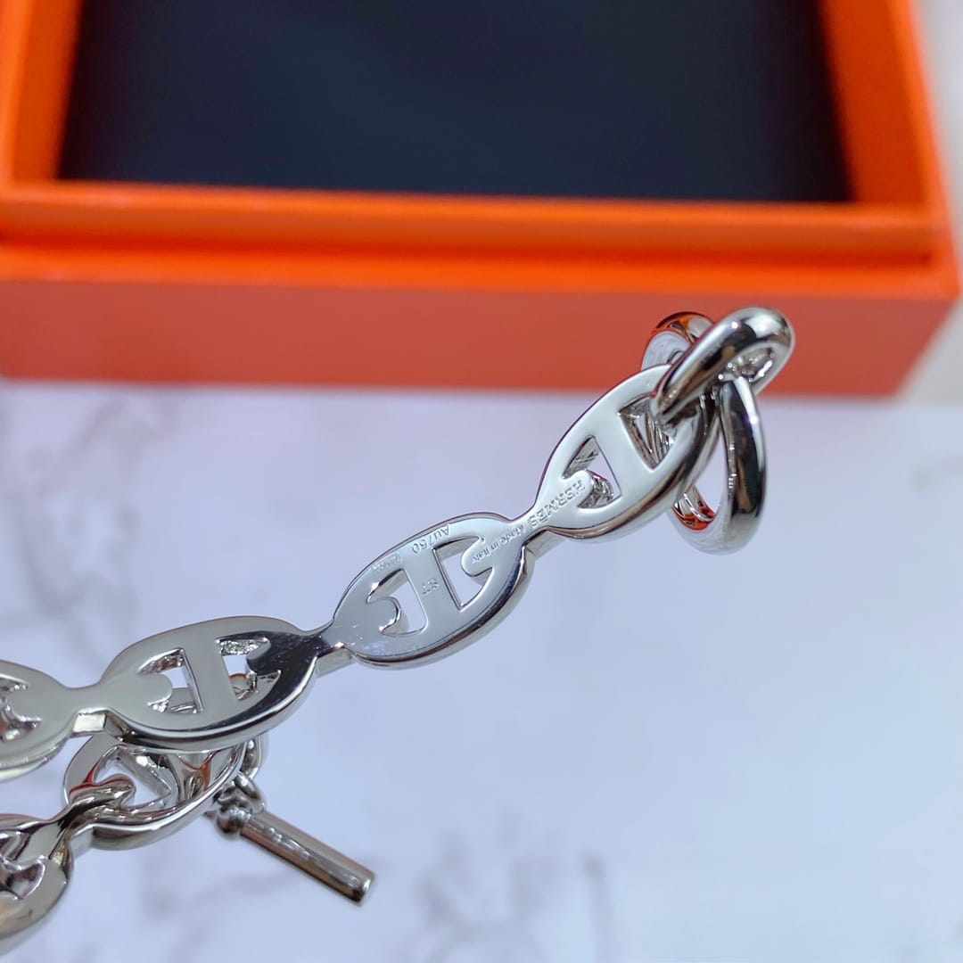 Hermès Pig Nose Bracelet | Iconic Luxury Bracelet in Panama