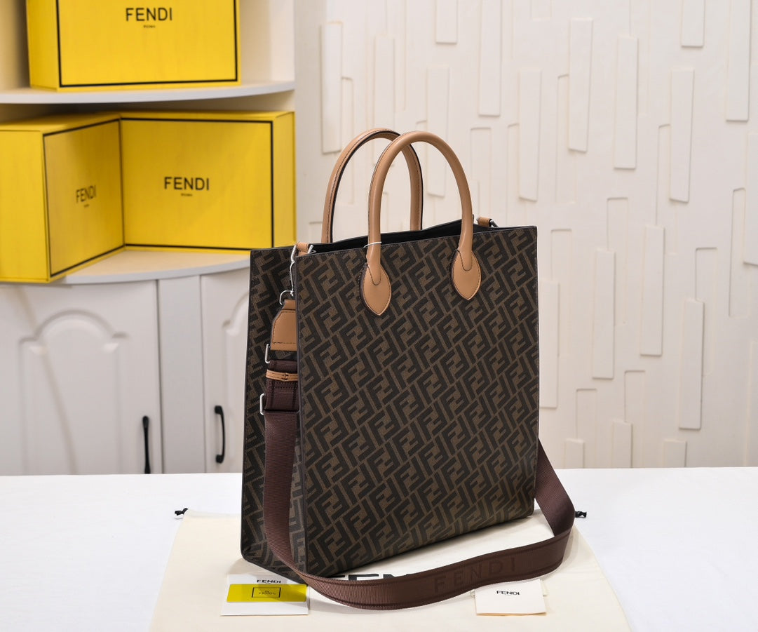 Bolso Tote Fendi Vintage Old School | Estilo Ejecutivo y Viajes en Panamá