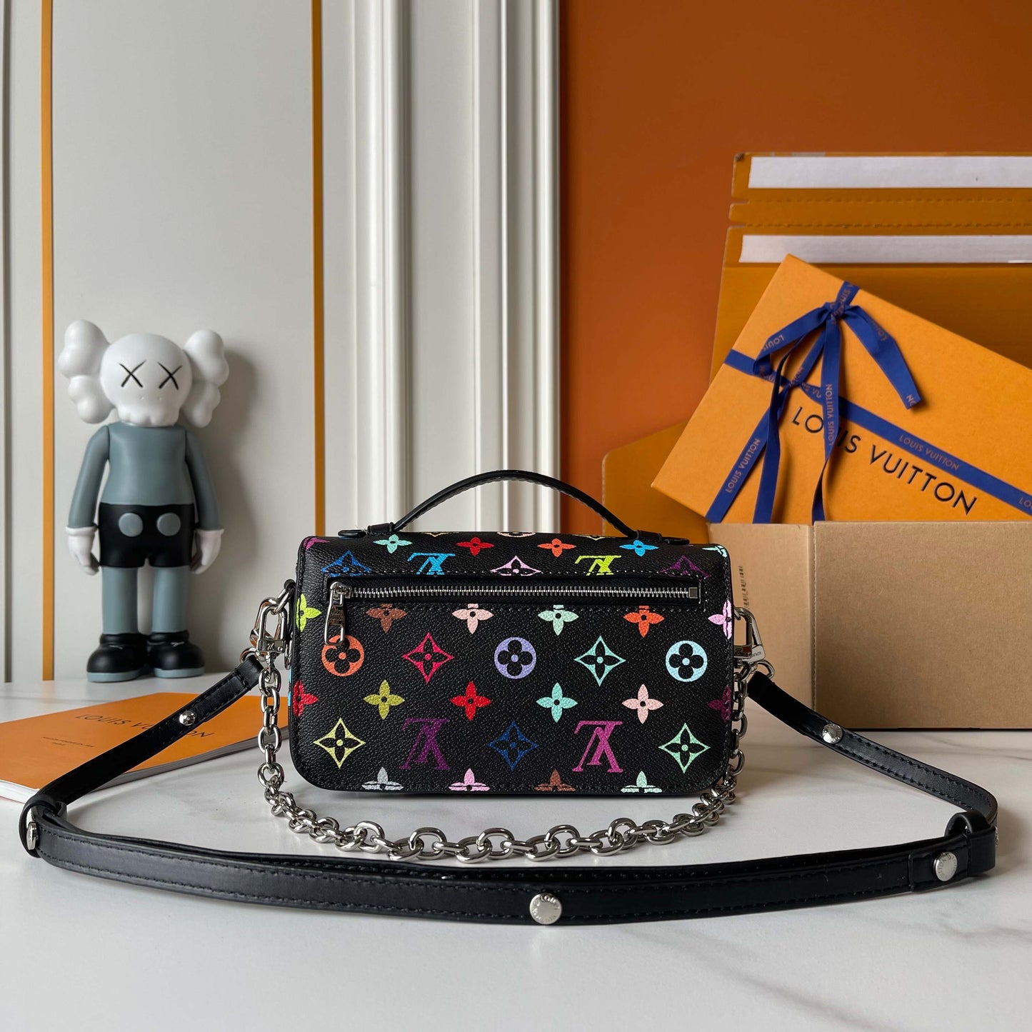Bolso East West Estilo Mensajero | Diseño Compacto y Elegante en Panamá