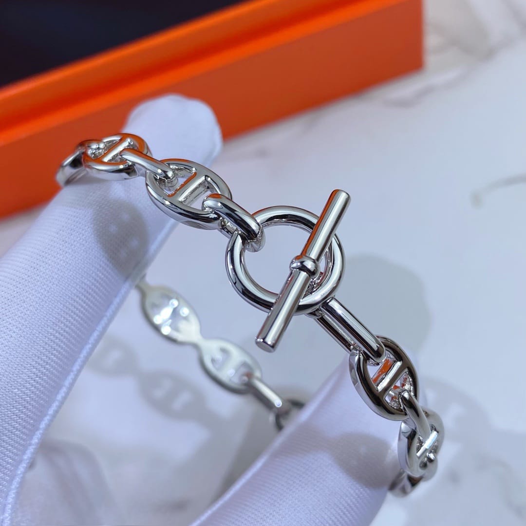 Hermès Pig Nose Bracelet | Iconic Luxury Bracelet in Panama