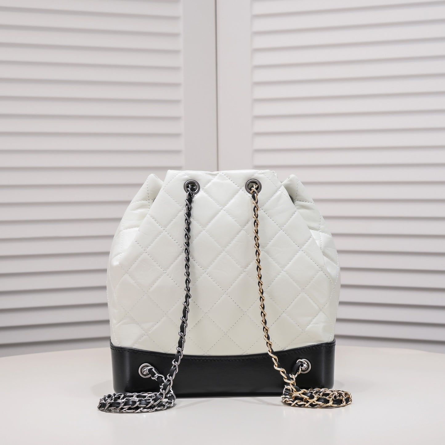Mochila Chanel Gabrielle | Estilo Icónico y Sofisticado en Panamá