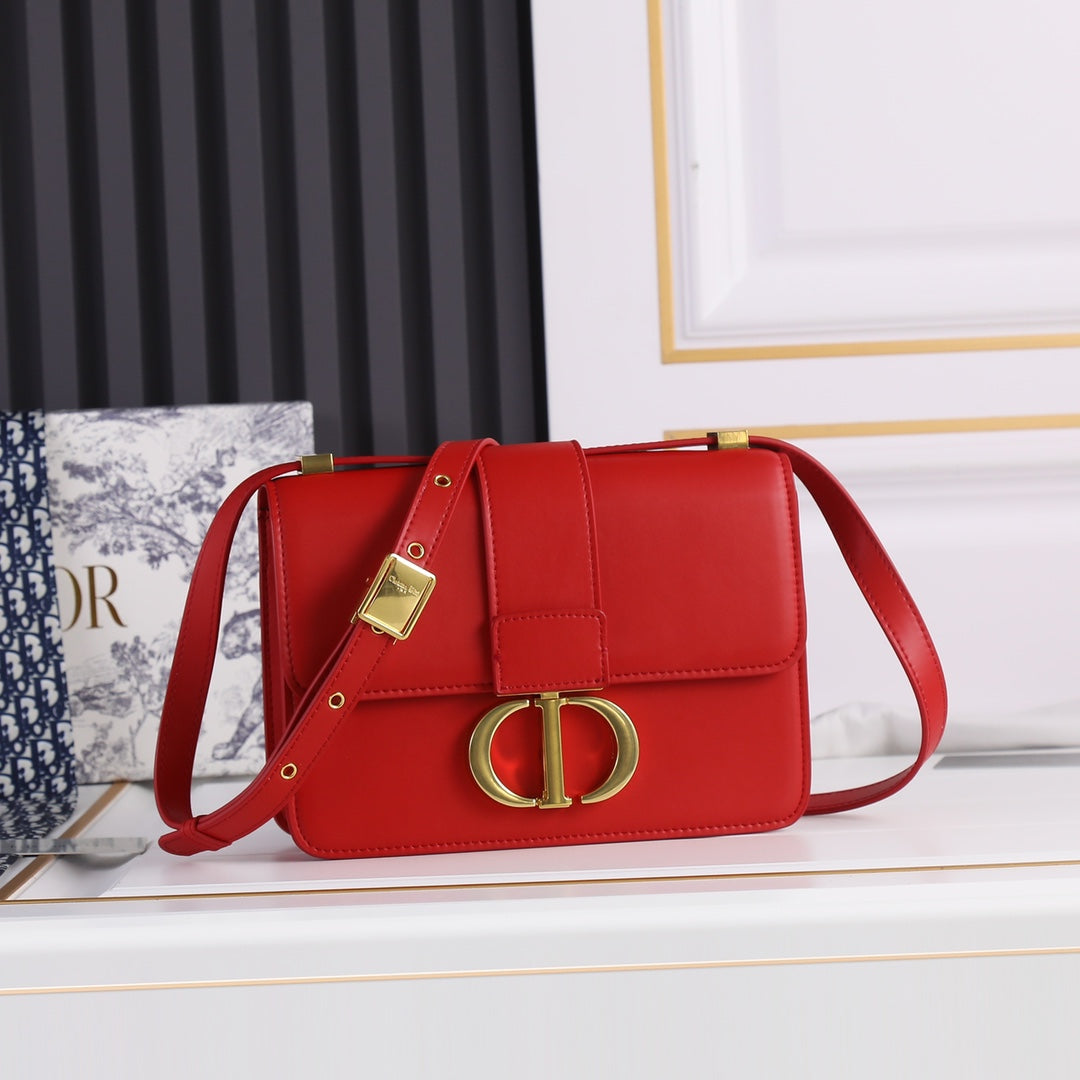 Bolso Dior 30 Montaigne | Elegancia Clásica y Versatilidad en Panamá