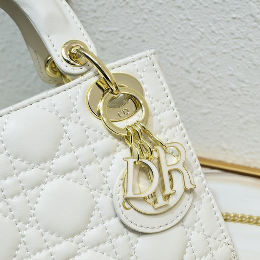 Lady Dior Mini 17cm | Cartera de Lujo Elegante en Panamá