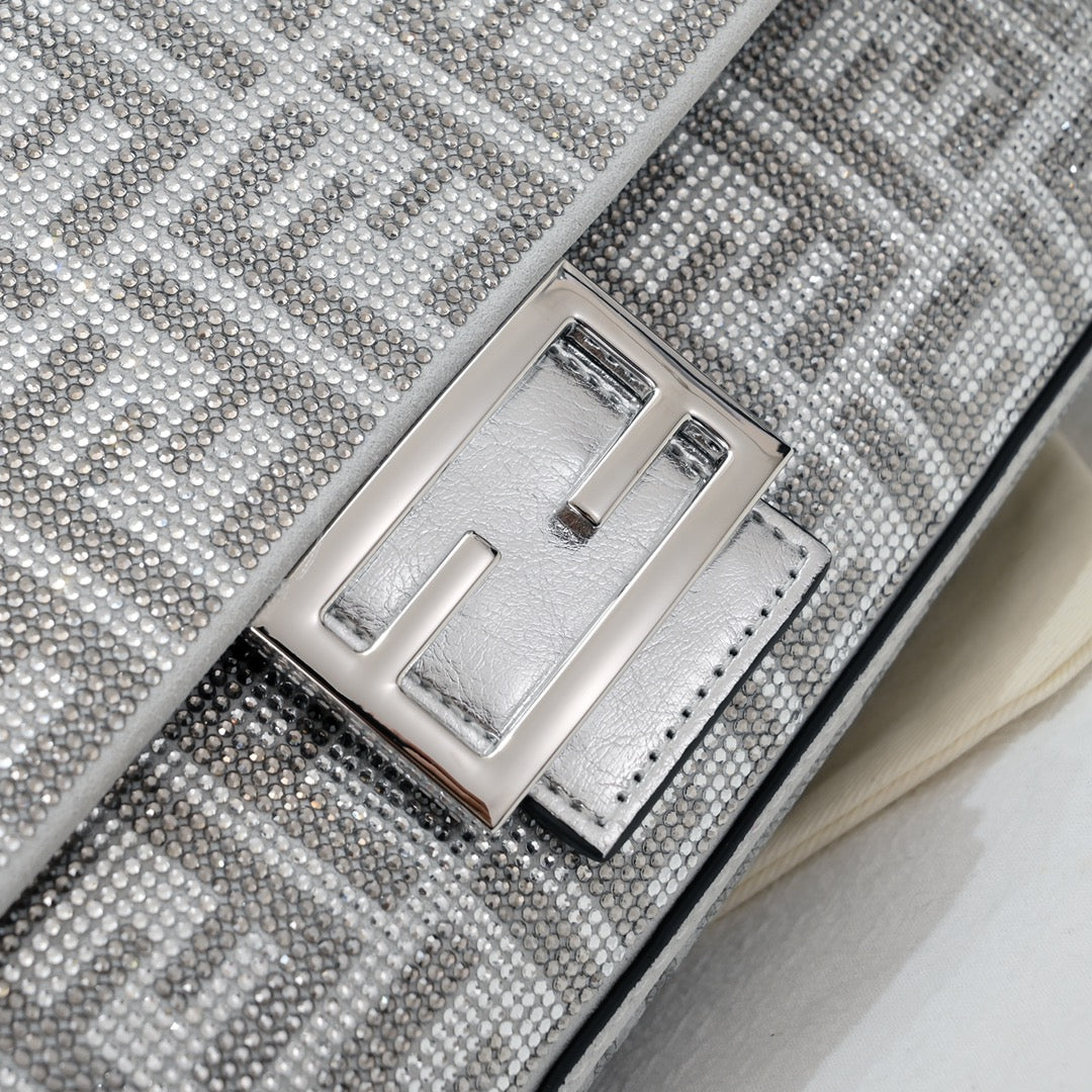 Bolso Fendi Baguette Cristales FF | Lujo Brillante y Sofisticado en Panamá