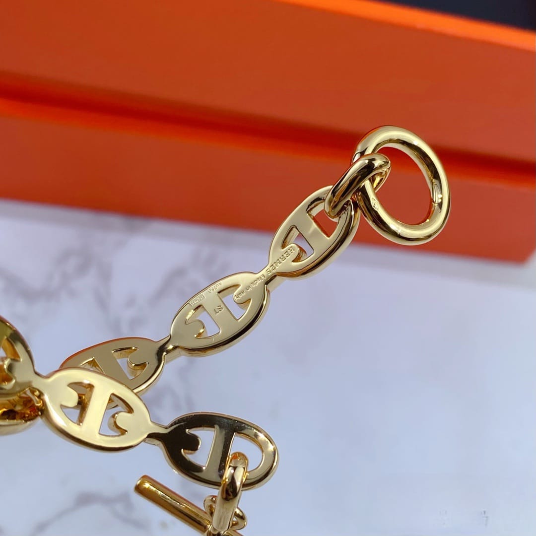 Hermès Pig Nose Bracelet | Iconic Luxury Bracelet in Panama