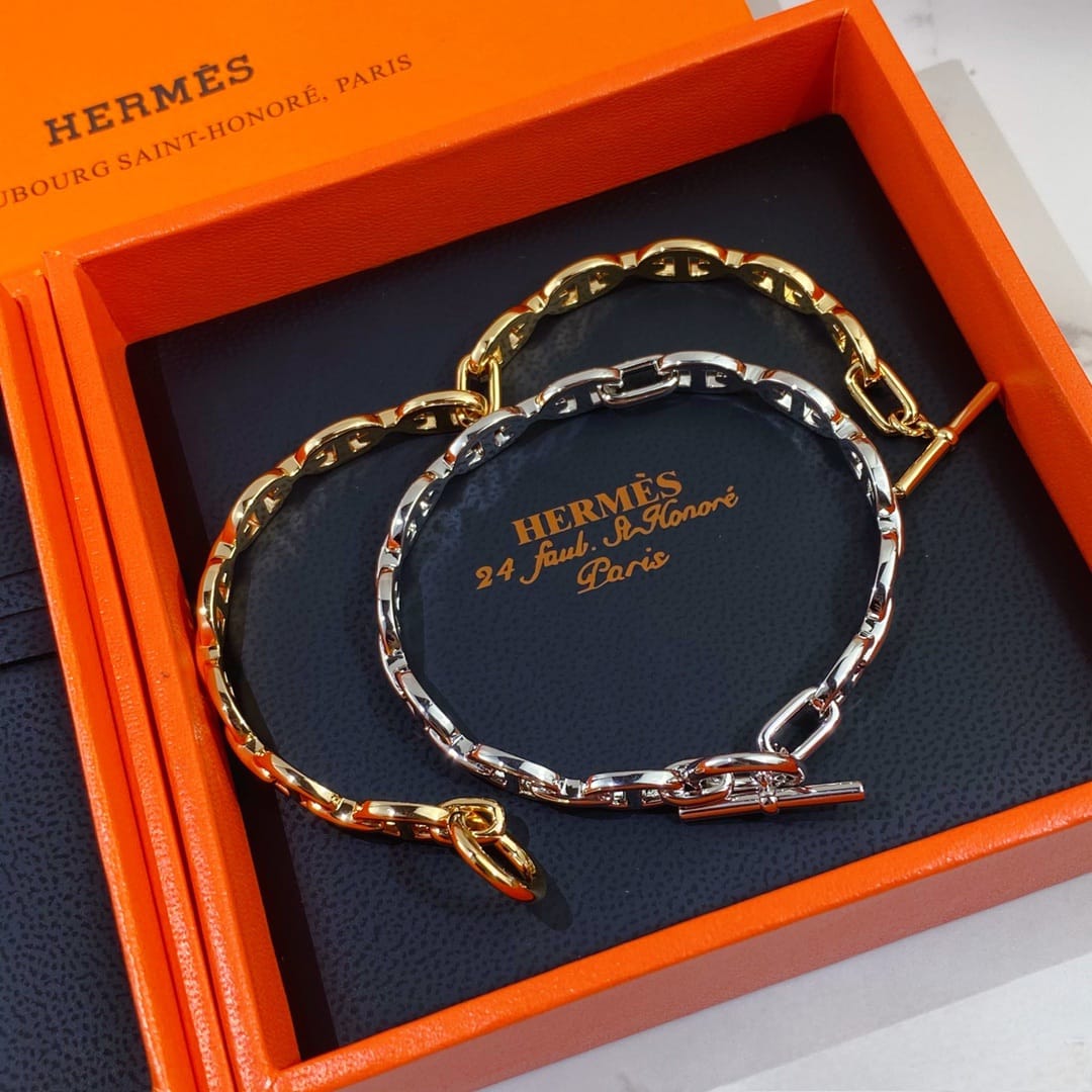 Hermès Pig Nose Bracelet | Iconic Luxury Bracelet in Panama