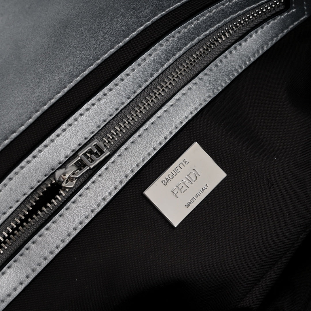 Bolso Fendi Baguette Cristales FF | Lujo Brillante y Sofisticado en Panamá