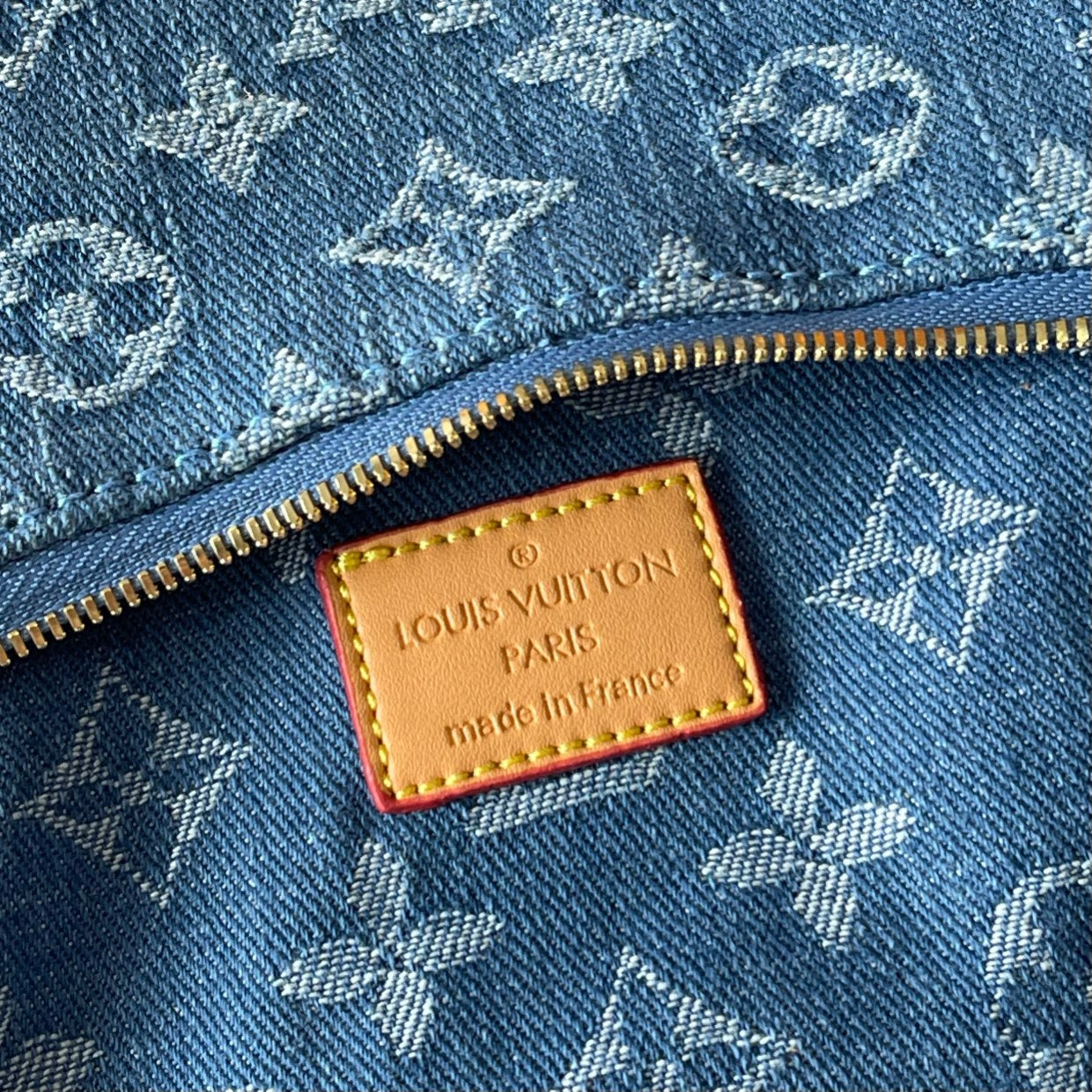 Bolso Pochette Denim Azul | Estilo Vintage Moderno en Panamá