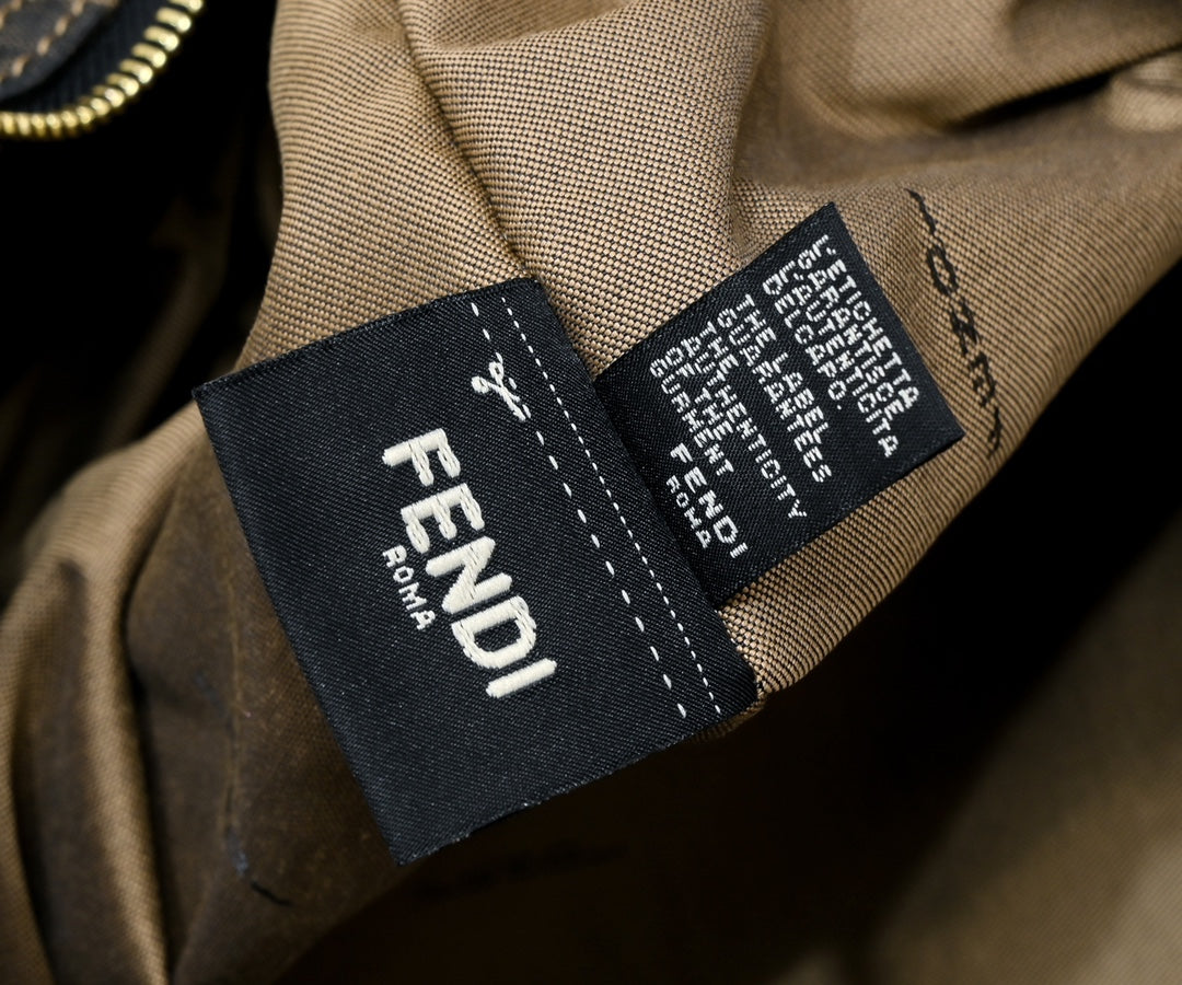 Bolso de Viaje Fendi Vintage | Estilo Clásico y Funcionalidad en Panamá