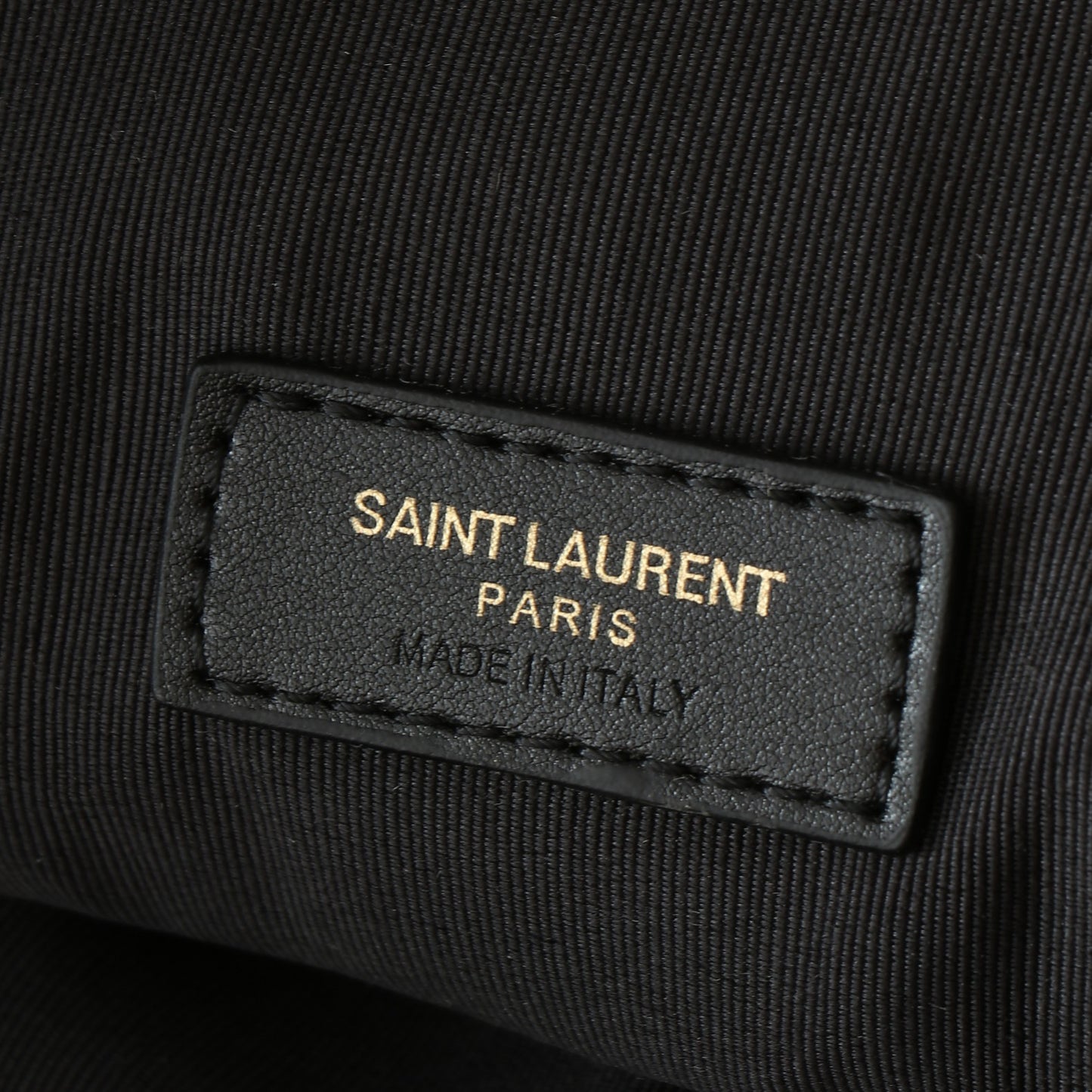 Bolso Yves Saint Laurent Large Pochon Tote | Estilo Versátil y Moderno en Panamá