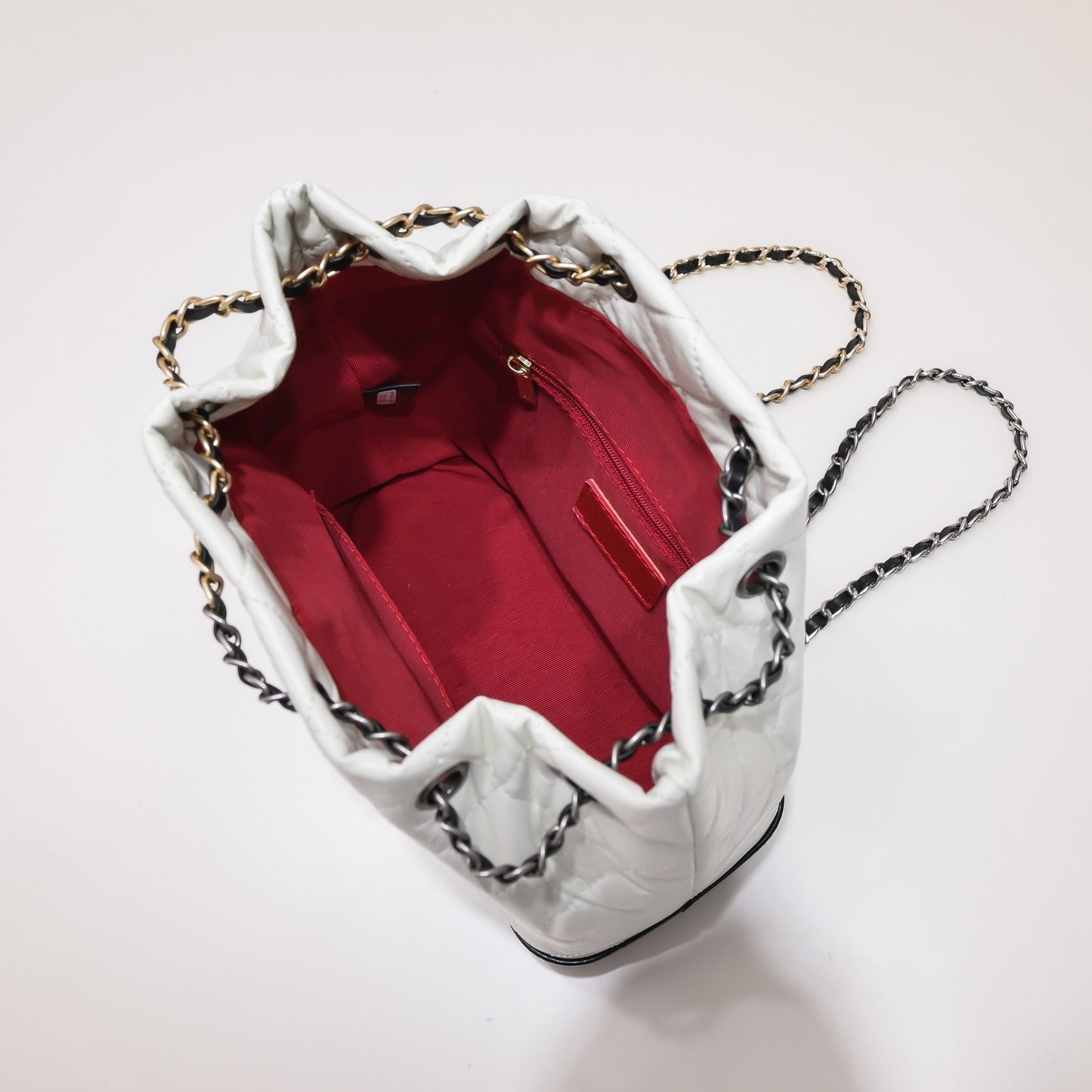 Mochila Chanel Gabrielle | Estilo Icónico y Sofisticado en Panamá