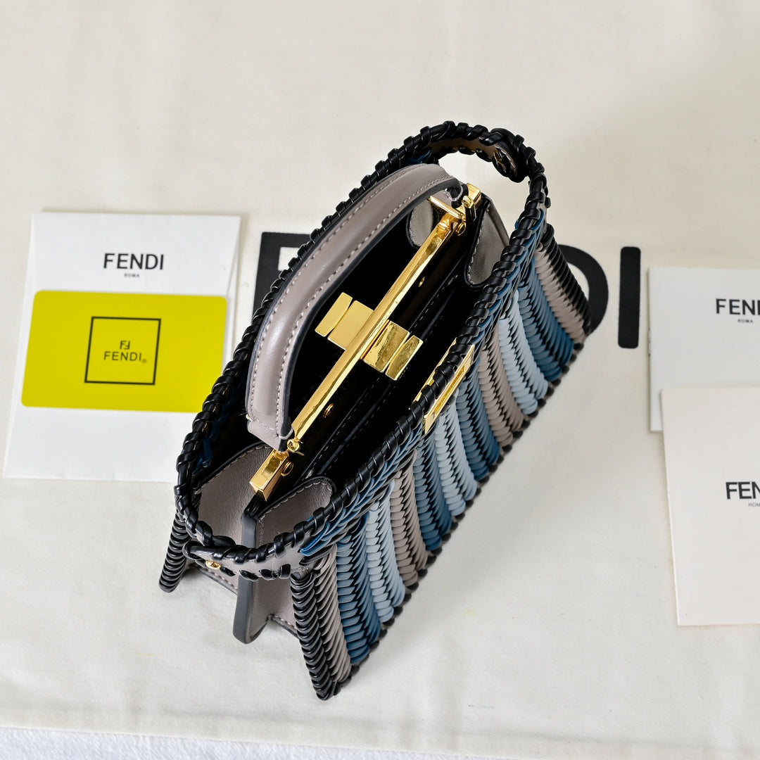 Bolso Fendi Baguette Cristales | Icono de Lujo Bordado en Panamá