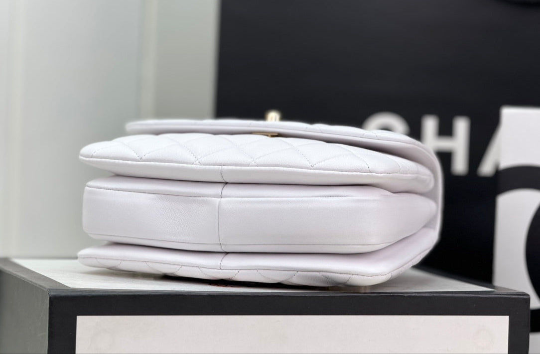 Chanel Matelassé Shoulder Bag de Cuero