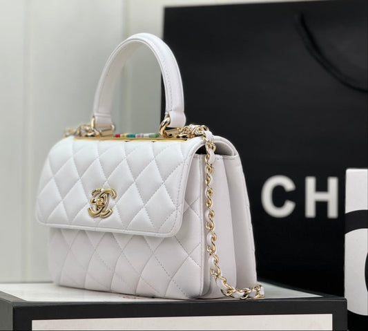Chanel Matelassé Shoulder Bag de Cuero