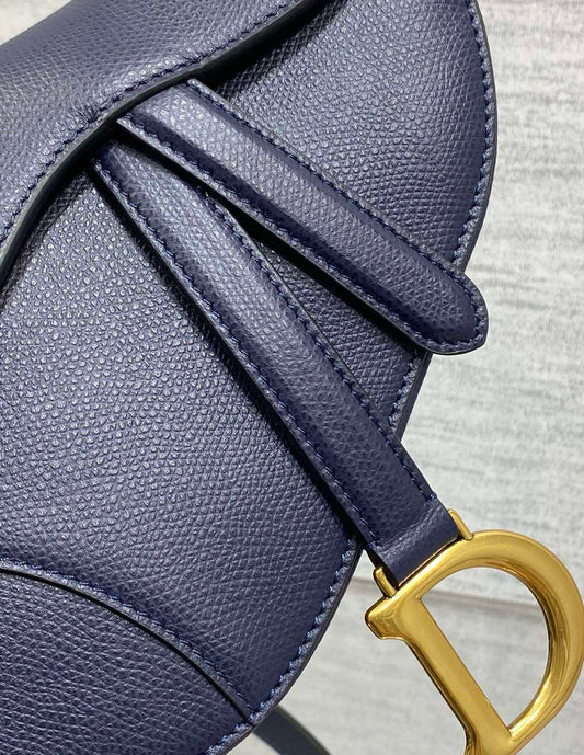 Dior Saddle Bag Azul Marino – Icono Atemporal de Alta Costura