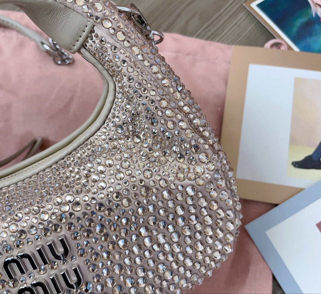 Mini Bag Miu Miu con Cristales Dorada – Cuero Hecho a Mano, Brillo de Lujo