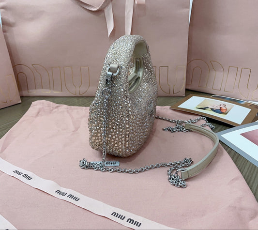 Mini Bag Miu Miu con Cristales Dorada – Cuero Hecho a Mano, Brillo de Lujo