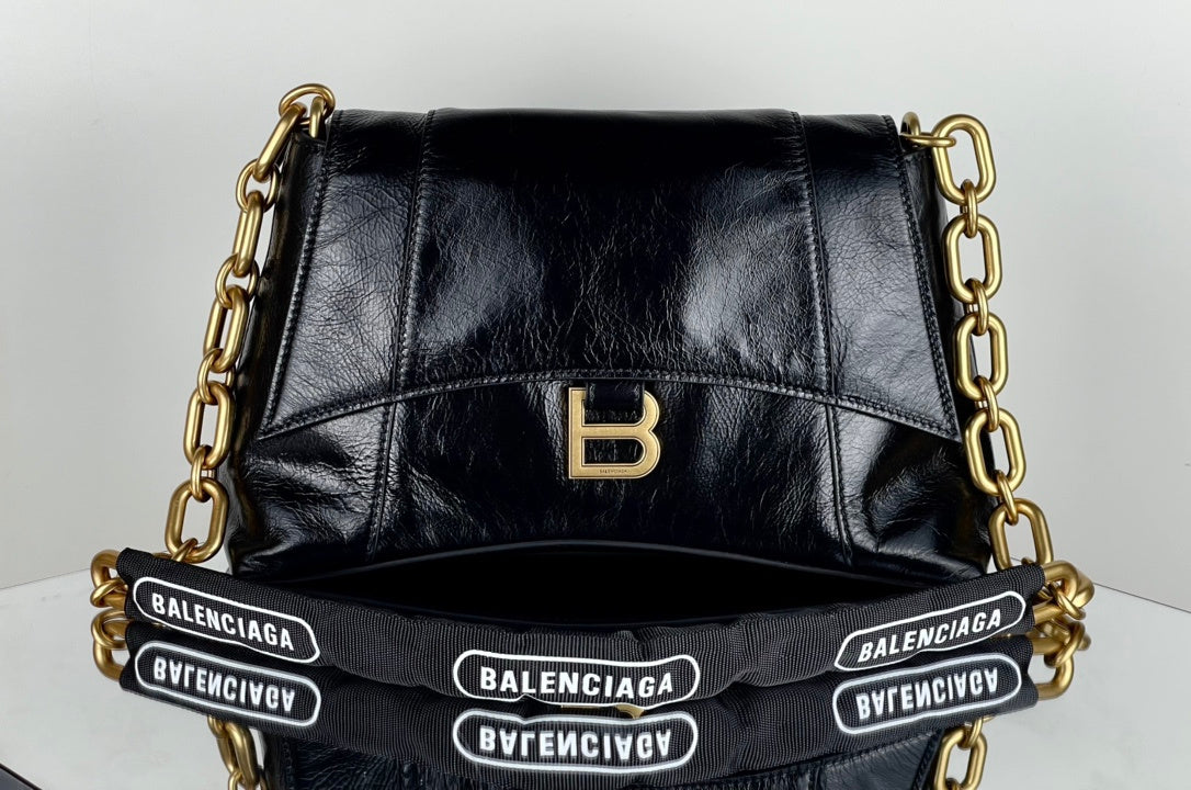 Balenciaga Crush Chain Bag Negra – Poder Urbano y Lujo Contemporáneo