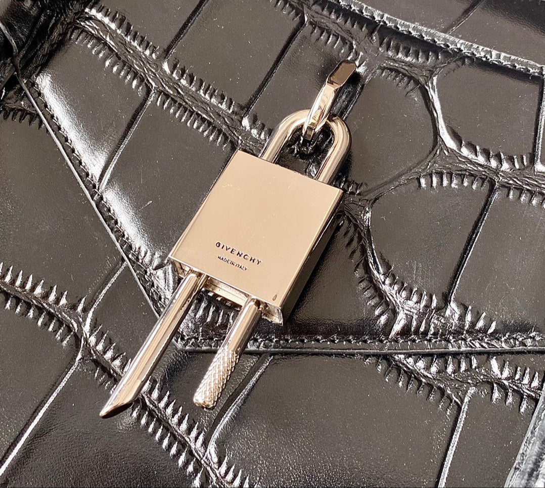 Bolso Givenchy Antigona Lock Soft – Edición de Alta Costura en Cuero de Becerro