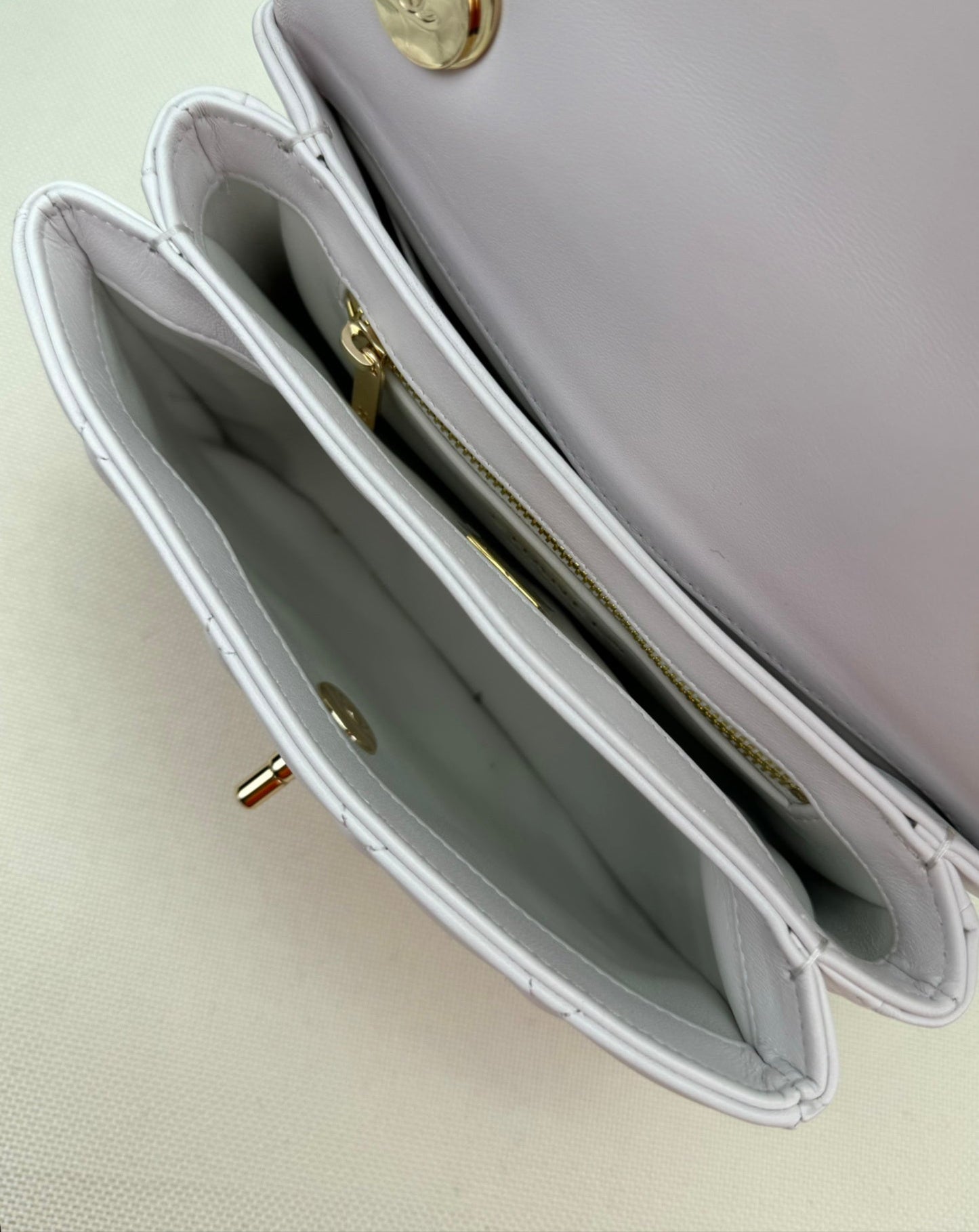 Chanel Matelassé Shoulder Bag de Cuero