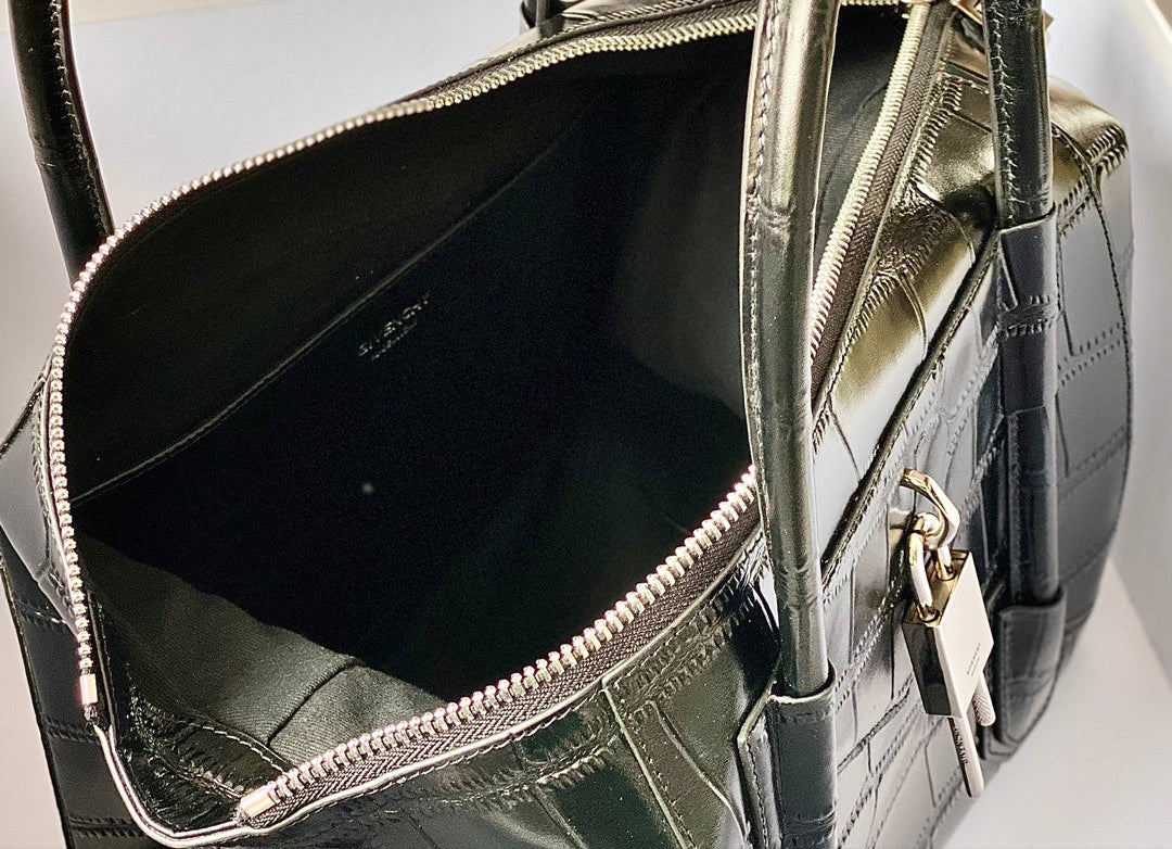 Bolso Givenchy Antigona Lock Soft – Edición de Alta Costura en Cuero de Becerro