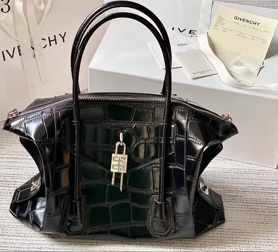 Bolso Givenchy Antigona Lock Soft – Edición de Alta Costura en Cuero de Becerro