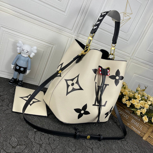Louis Vuitton NéoNoé MM con Monogram Gigante – Color Crema | Sofisticación Diaria