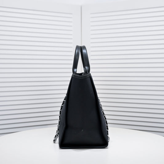 CHANEL Deauville Tote Bag with Pearls color Negro | Delicada y Sofisticada
