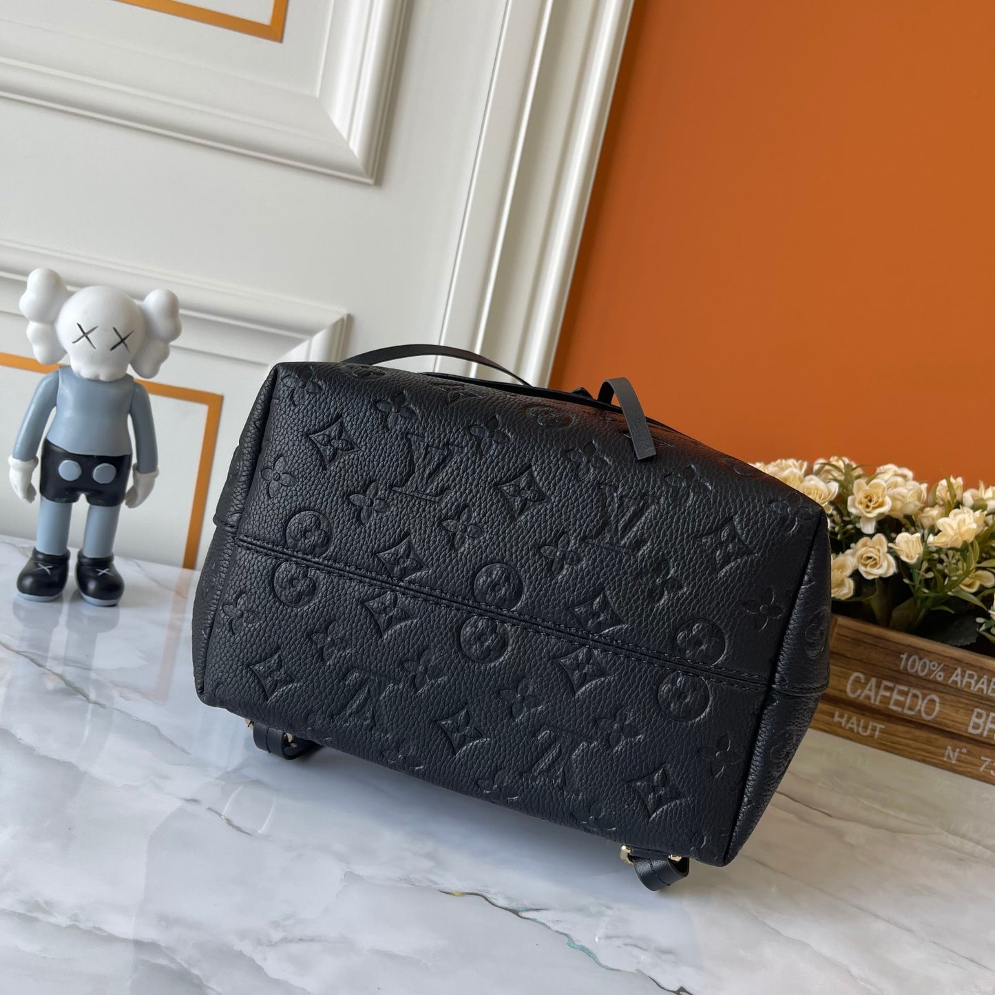 Louis Vuitton Montsouris Monogram Empreinte Leather Backpack Black – Diseño Icónico con Toques Vintage