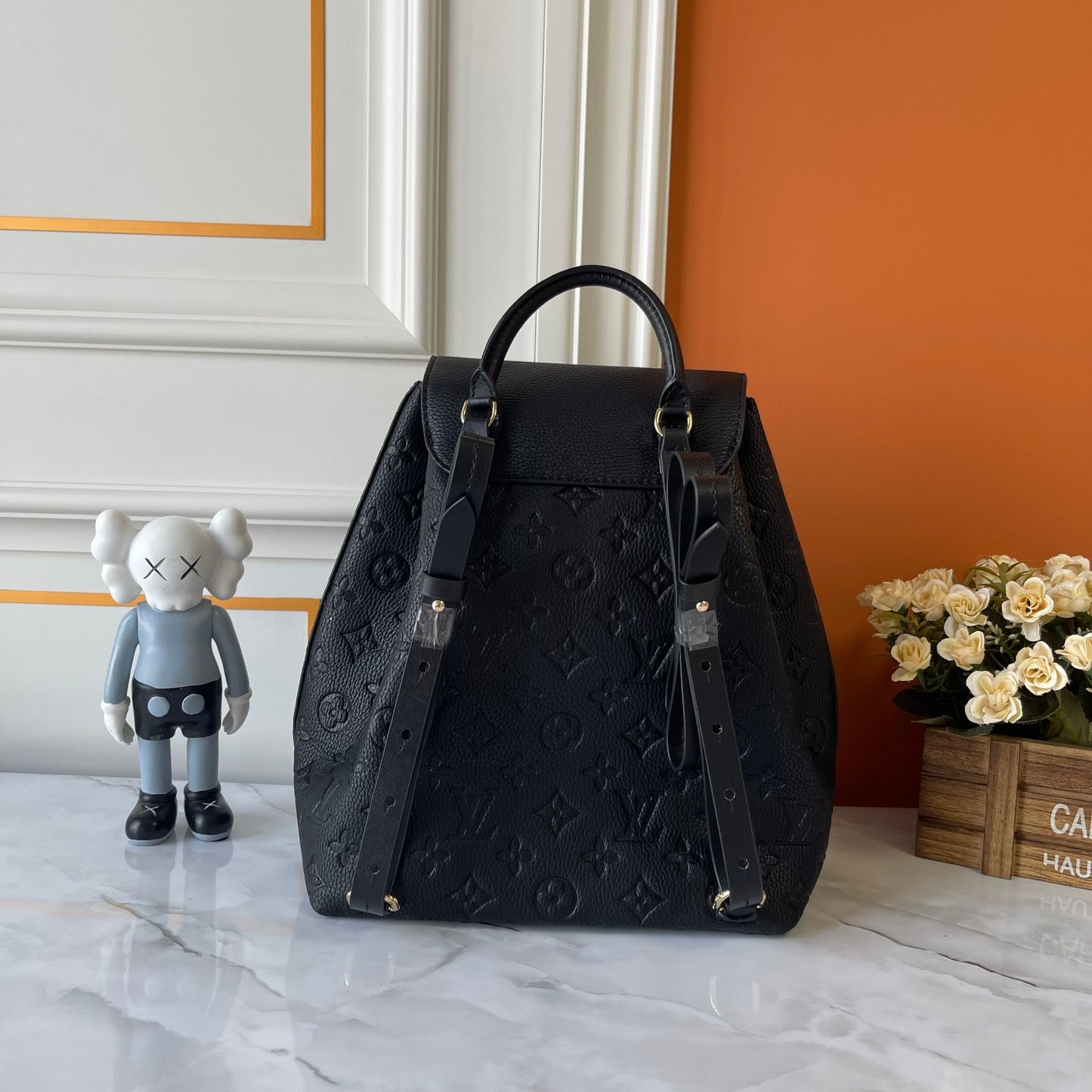 Louis Vuitton Montsouris Monogram Empreinte Leather Backpack Black – Diseño Icónico con Toques Vintage