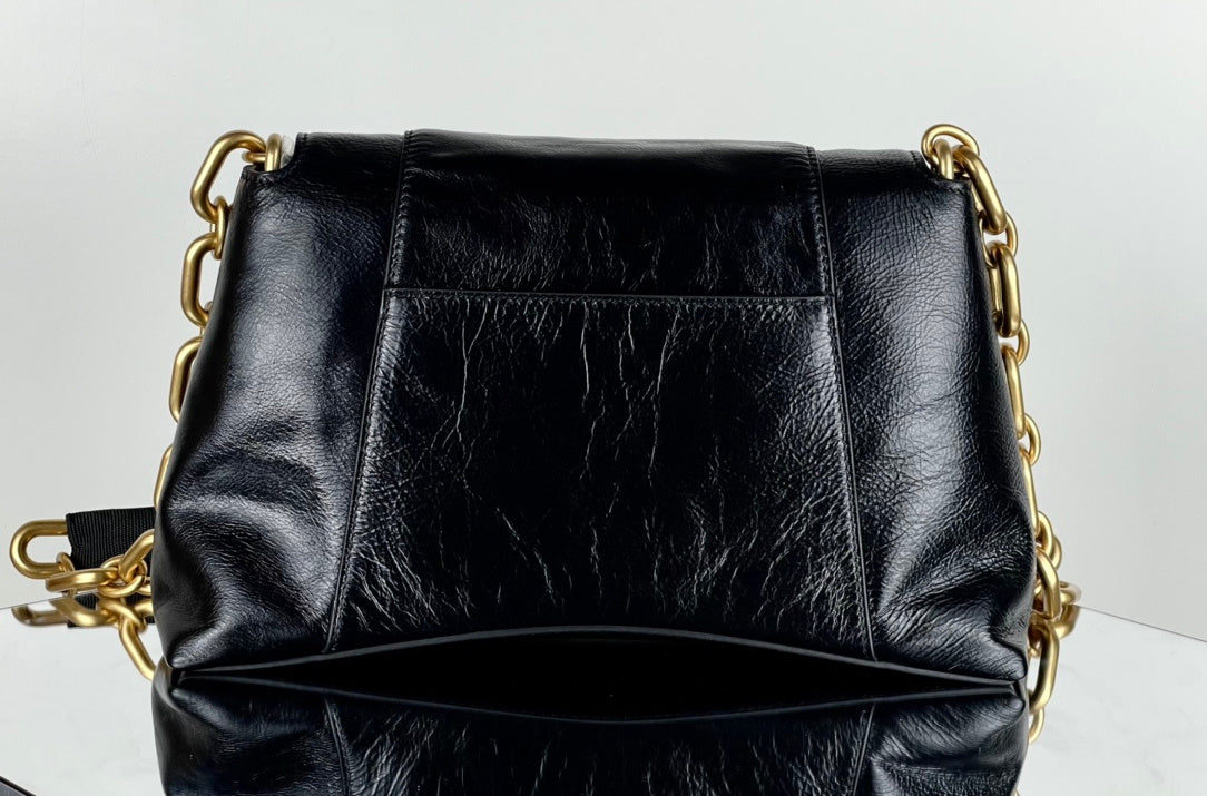Balenciaga Crush Chain Bag Negra – Poder Urbano y Lujo Contemporáneo