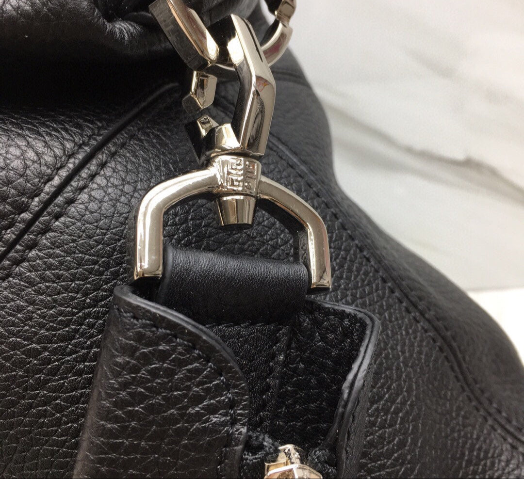 Bolso Givenchy Nightingale Medium – Cuero Sugar Negro