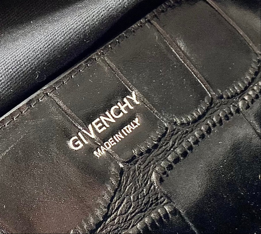 Bolso Givenchy Antigona Lock Soft – Edición de Alta Costura en Cuero de Becerro