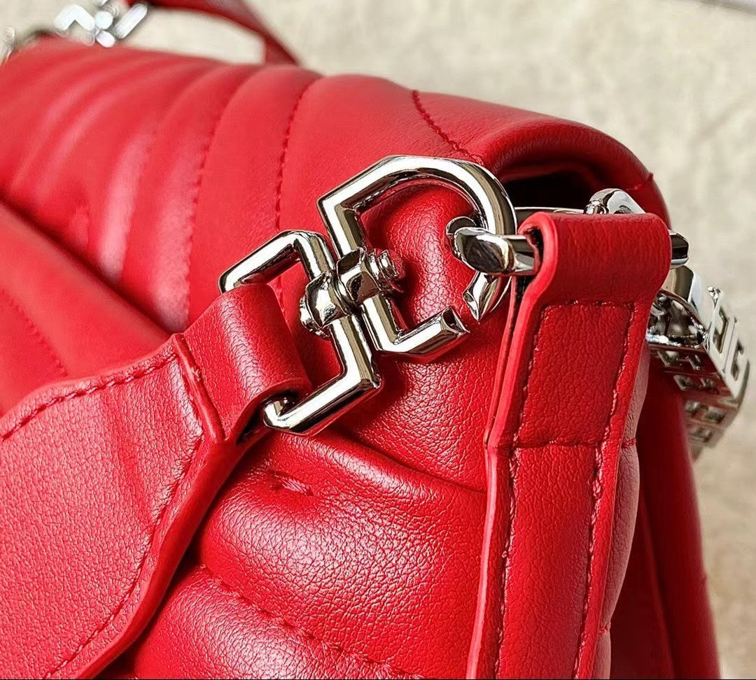 Bolso Givenchy 4G Chain – Cuero Acolchado Negro con Cadena