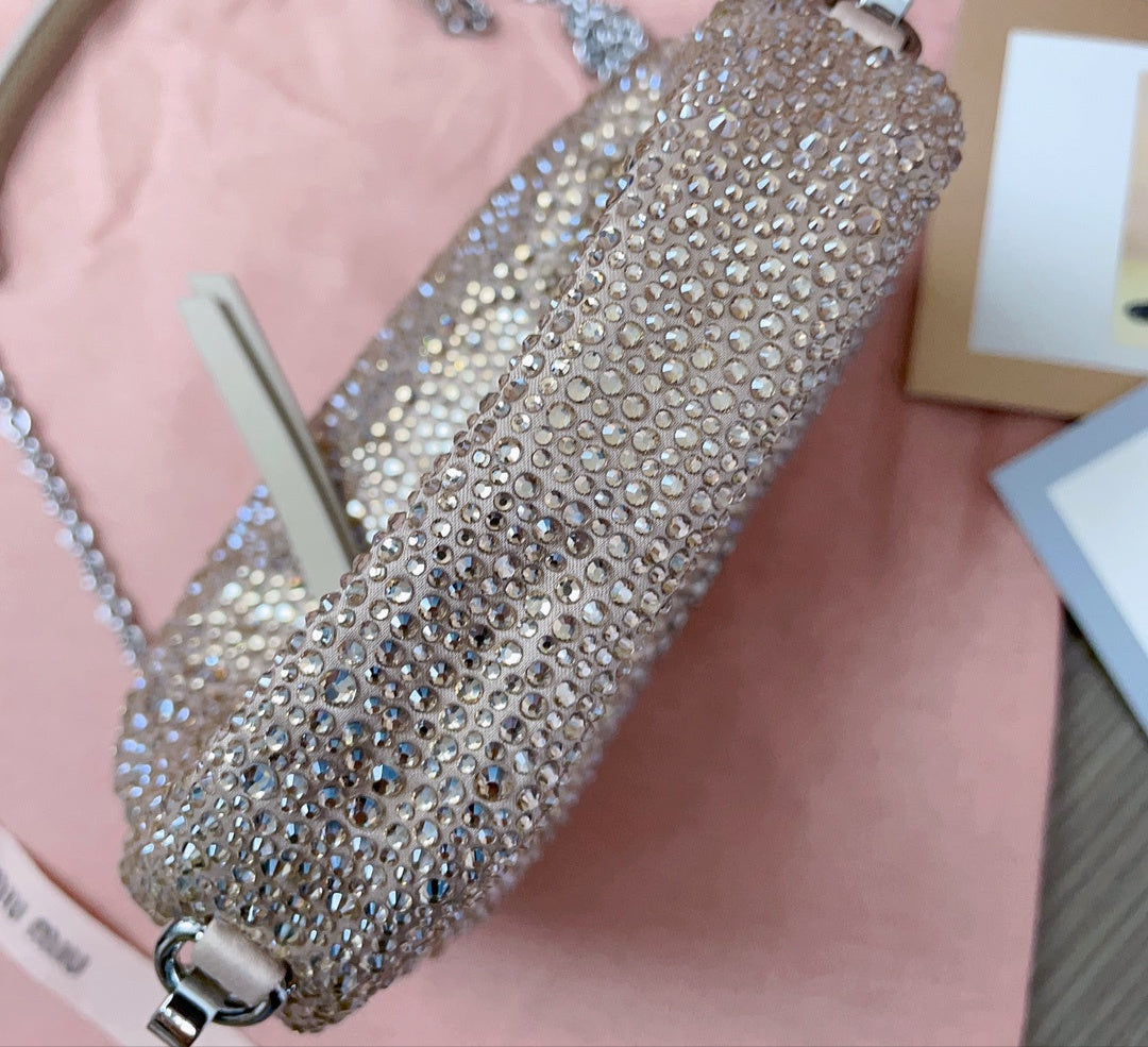 Mini Bag Miu Miu con Cristales Dorada – Cuero Hecho a Mano, Brillo de Lujo