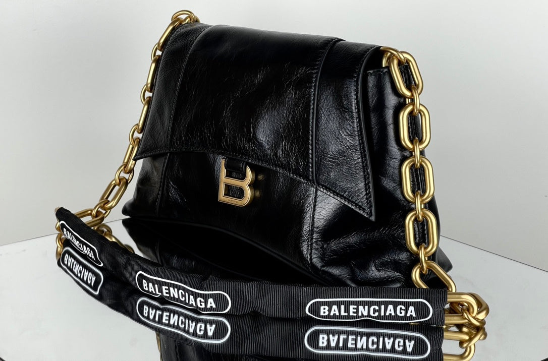 Balenciaga Crush Chain Bag Negra – Poder Urbano y Lujo Contemporáneo
