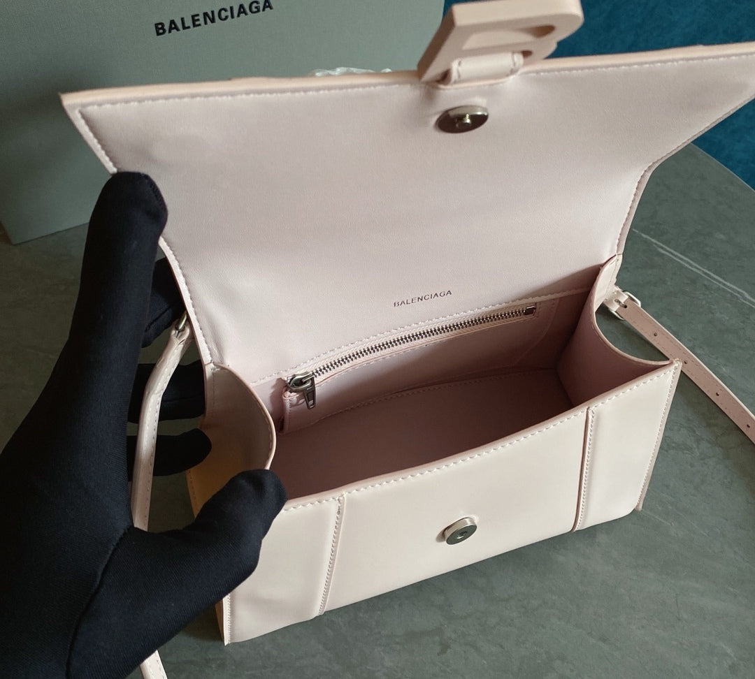 Balenciaga Hourglass Mini Rosa Pastel – Dulzura, Diseño y Distinción