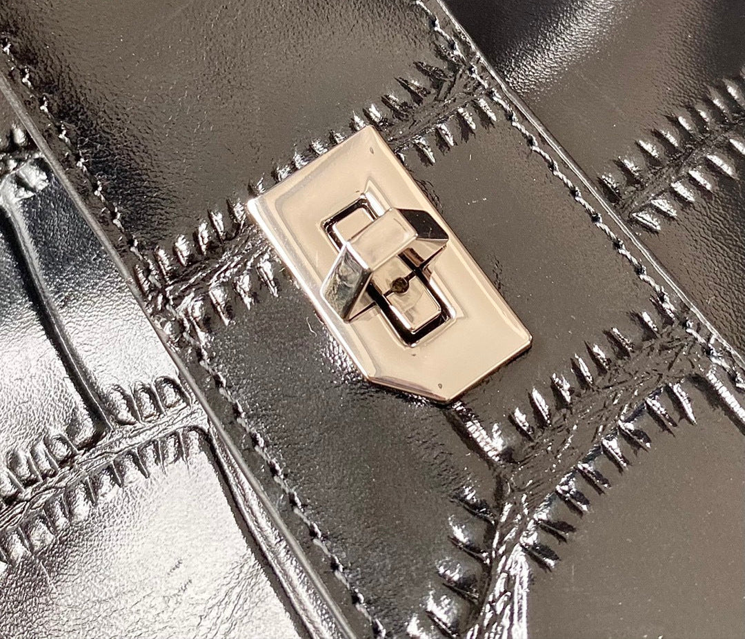 Bolso Givenchy Antigona Lock Soft – Edición de Alta Costura en Cuero de Becerro