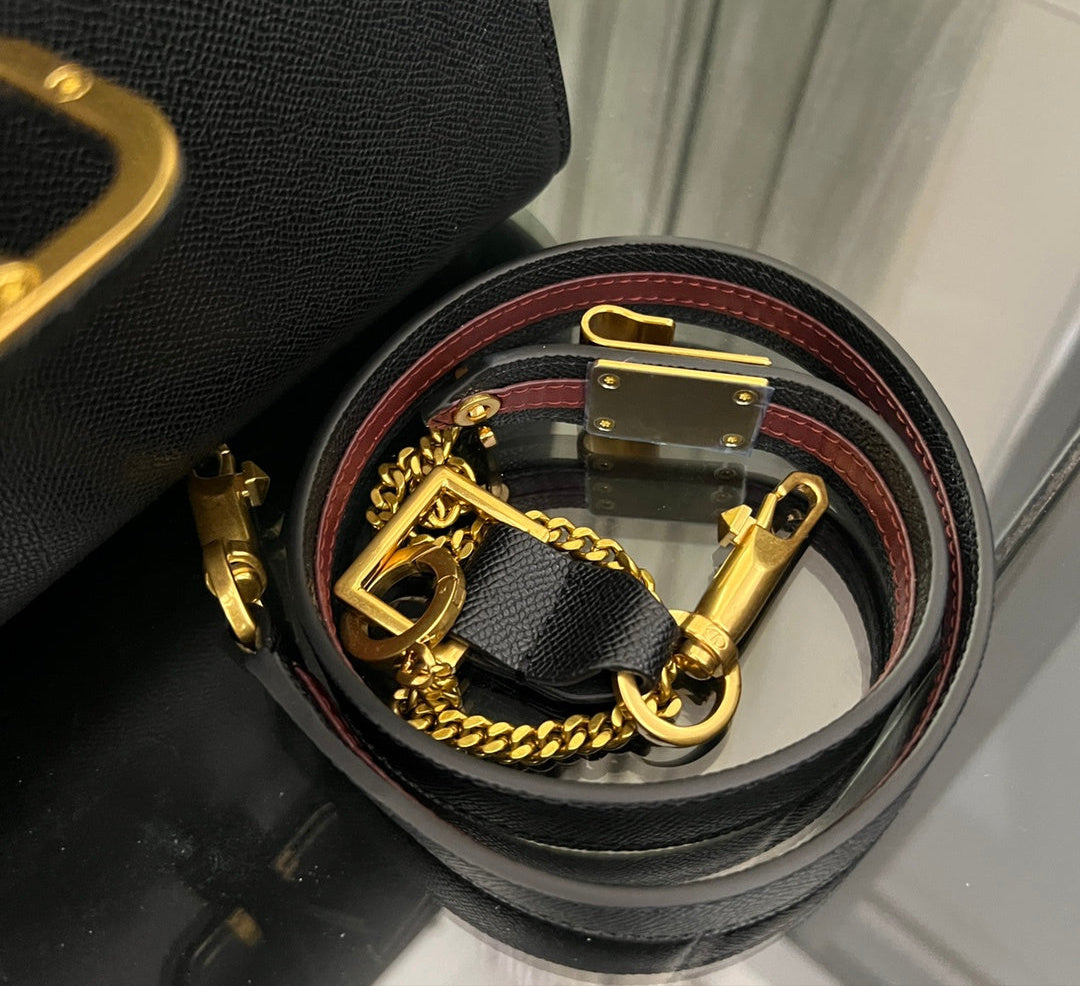 Bolso Valentino Garavani VSLING – Cuero de Becerro Graneado