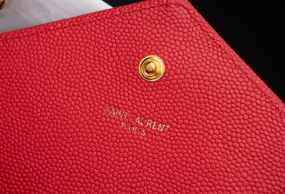 YSL Flap Wallet en Color Rojo | Elegancia y Confianza
