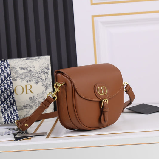 Dior Bobby Bag Small Color Marrón | Elegante y Moderno