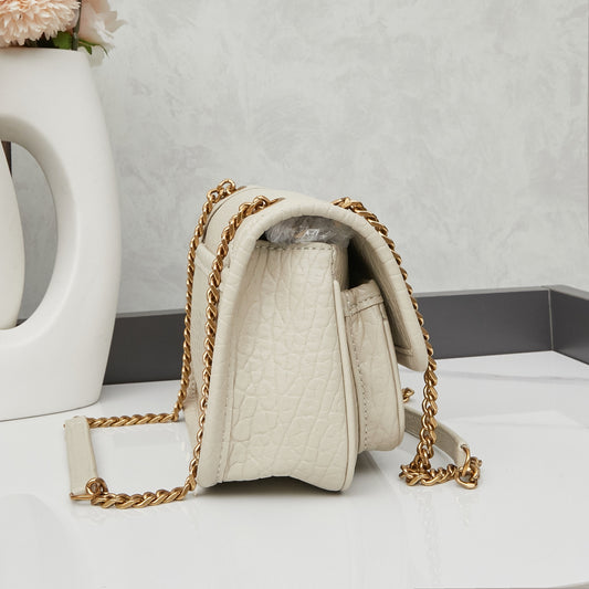 YSL Niki Mini Leather Shoulder Bag Color Blanco Vintage |Estética Vintage y Moderno