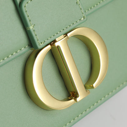 Bolso Dior 30 Montaigne | Elegancia Clásica y Versatilidad en Panamá