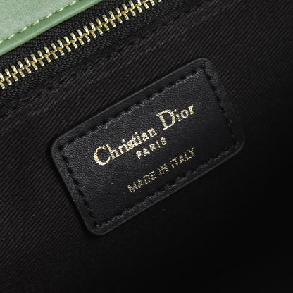 Bolso Dior 30 Montaigne | Elegancia Clásica y Versatilidad en Panamá